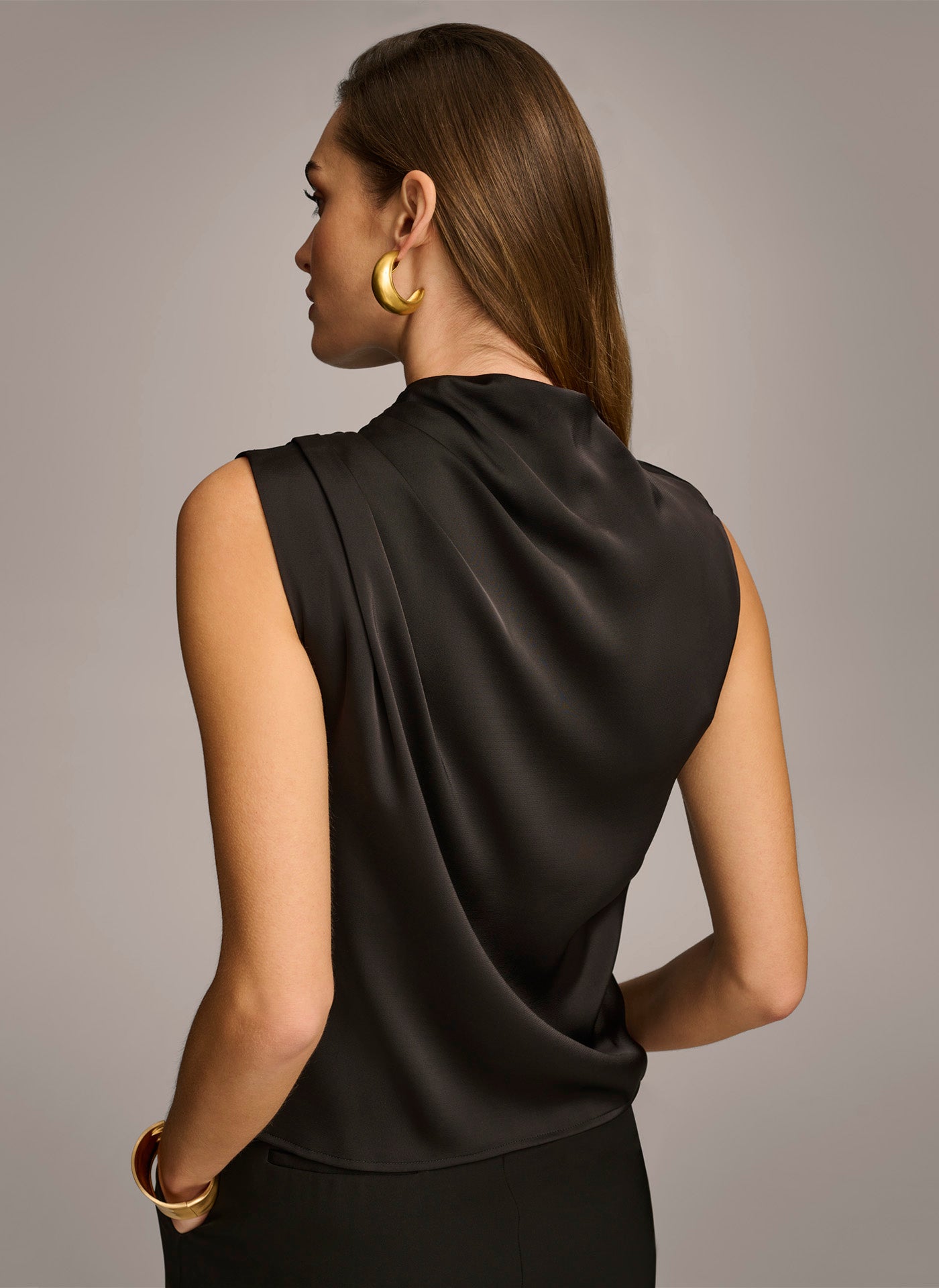 (image for) REFRESHING SLEEVELESS DRAPED MOCKNECK TOP